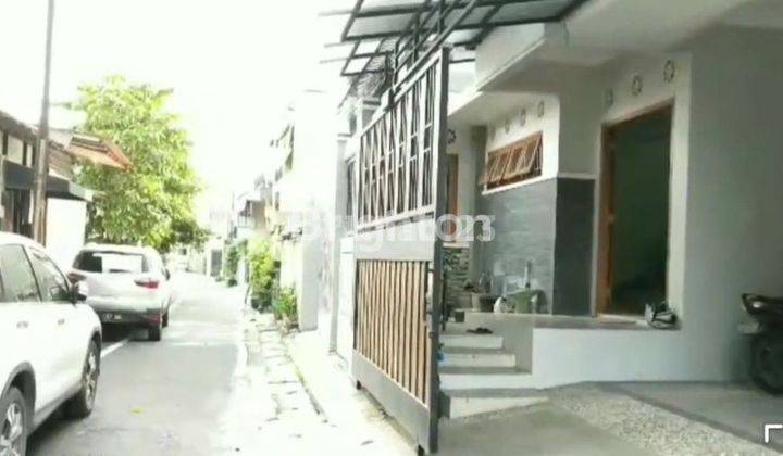 RUMAH HOOK 2 LANTAI DI PUSAT KOTA SOLO DEKAT DENGAN GRAND MALL SOLO DEKAT DEKAT JALAN UTAMA KOTA SOLO JL SLAMET RIYADI READY SIAP HUNI 2