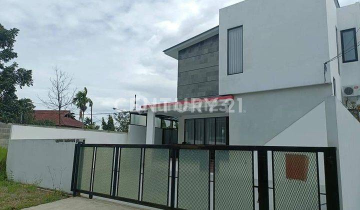 Rumah Siap Huni 2 Lantai Di Setraduta Cemara 3 1