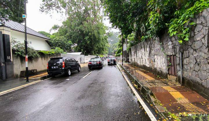 Rumah Di Lokasi Strategis Jalan Besuki, Menteng Jakarta Pusat 2