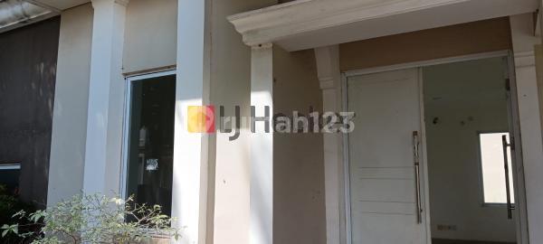 2-Story House in the South Thames Cluster, Jakarta Garden City, Cakung, East Jakarta