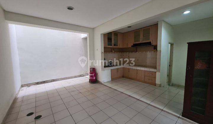 Town House Emerald Pantai Indah Kapuk Lokasi Sangat Strategis 2