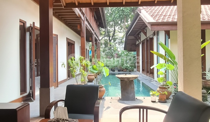 RUMAH  SULTAN  BERGAYA  BALI DENGAN POOL DI MENTENG,  JAKPUS 2