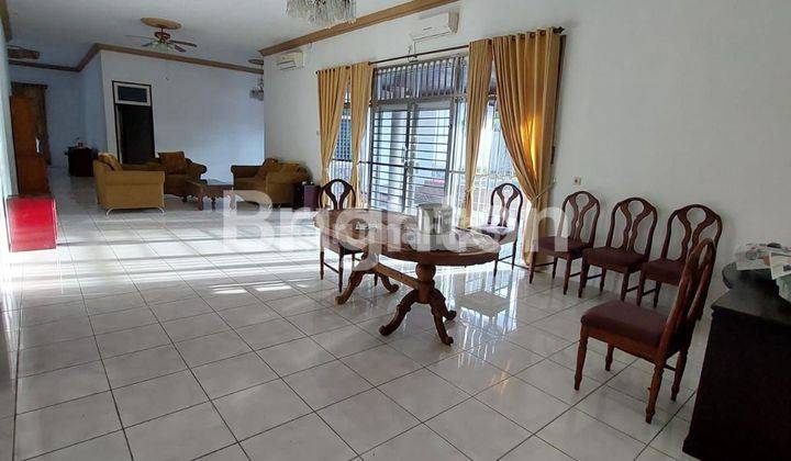 KAN RUMAH PUPUK FULL FURNISHED DENGAN KOLAM RENANG 2