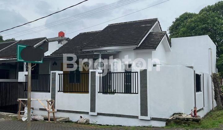 Rumah Cantik Posisi Hook Siap Huni Baru Renovasi 1