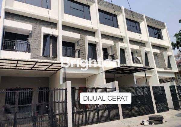 RUMAH BARU 3 LANTAI SIAP HUNI DURI KEPA TAMAN RATU DEKAT TANJUNG DUREN GREEN VILLE JAKARTA BARAT 1