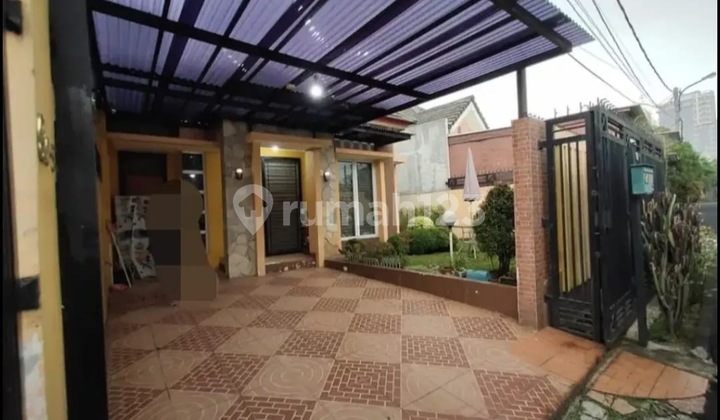 Rumah dengan Tanah Luas di Serpong Park, BSD