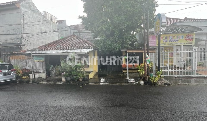 Rumah Asri Dekat Stasiun Kejaksan