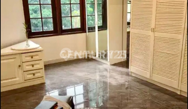 3 Minutes to MRT Blok M House, South Jakarta.