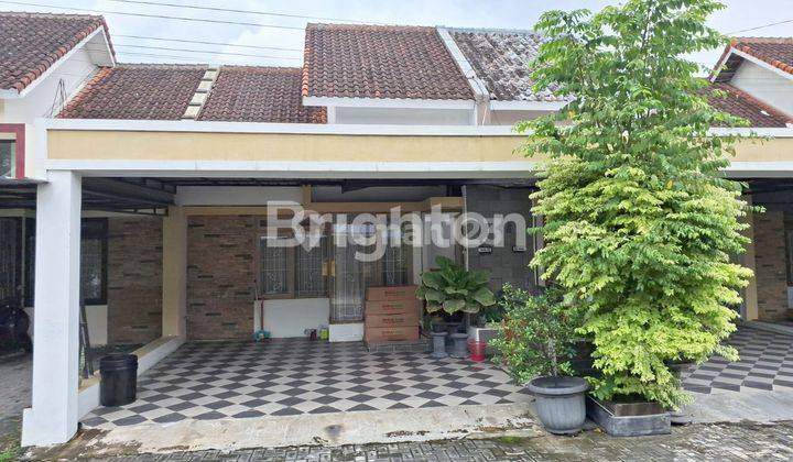 RUMAH MINIMALIS DI PERUMAHAN CLUSTER COLOMADU 1