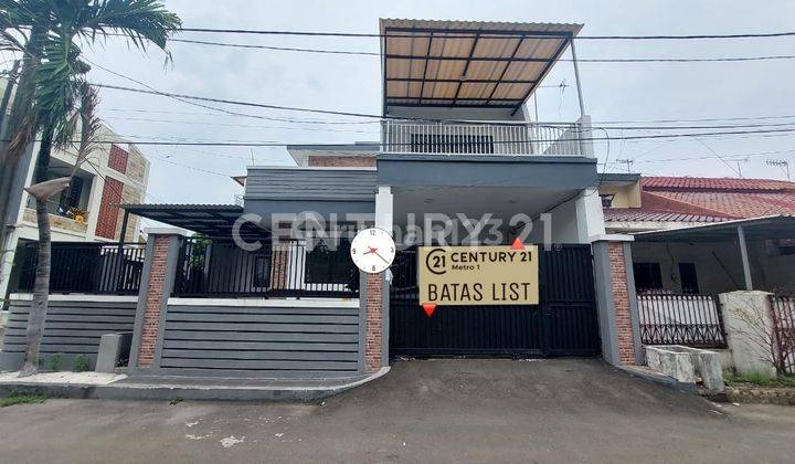 Rumah Hook 2 Lantai Di  Bulevar Hijau Harapan Indah 1