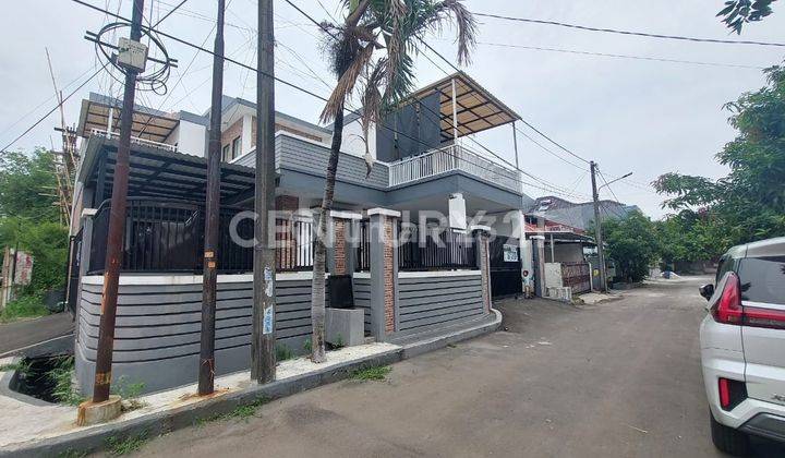 Rumah Hook 2 Lantai Di  Bulevar Hijau Harapan Indah 2