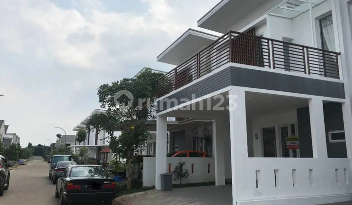 Rumah cantik di Sektor IX Bintaro Tangerang Selatan