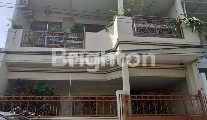 Two-story house in Sutorejo Tengah. 1