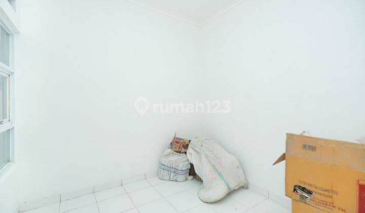 ruang tamu rumah minimalis siap huni di