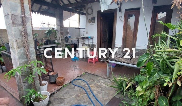 House Suitable for Strategic Business in Rawasari