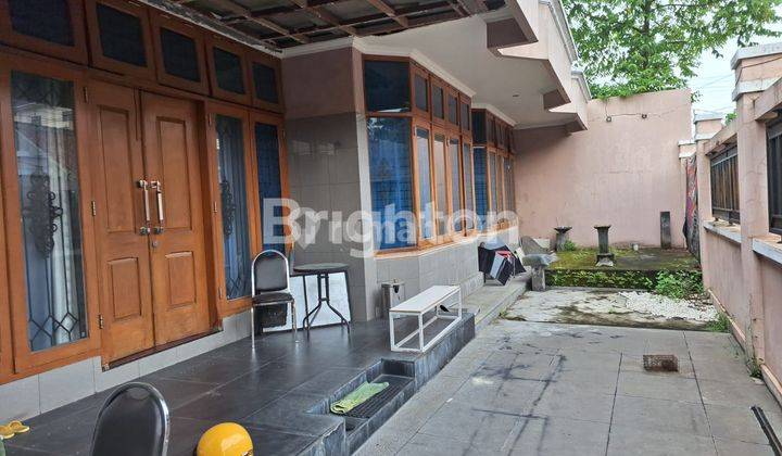 Rumah Luas 2 Lantai Dengan 9 Kamar Di Tengah Kota (jayengan) 2