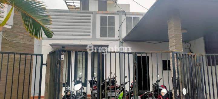 Rumah luas dan nyaman di Nusaloka BSD dekat pasar modern dan sekolah st. ursula 2