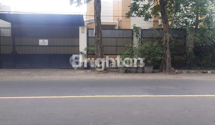 RUMAH NYAMAN DI JALAN PROVINSI