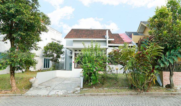 Rumah Cantik Ready Furnished dekat Pusat Perbelanjaan di Bogor J8181 1