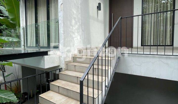 RUMAH CANTIK SIAP HUNI DALAM KOMPLEK ELITE SERENIA HILLS LEBAK BULUS JAKARTA SELATAN 1