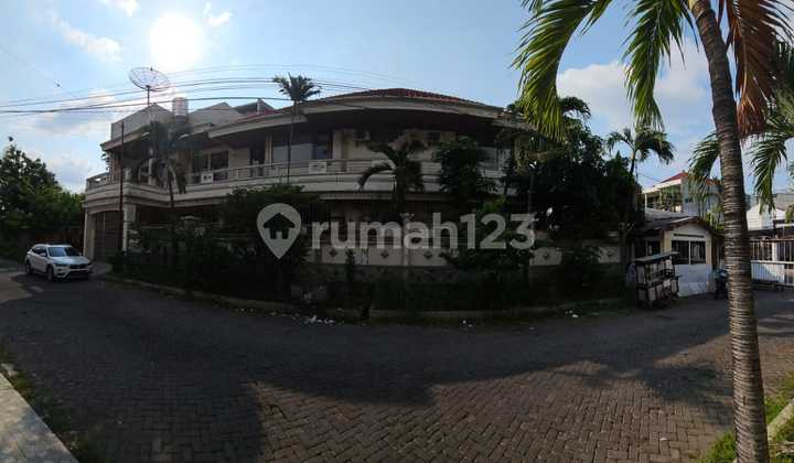 Rumah Megah Darmo Permai Selatan V 1