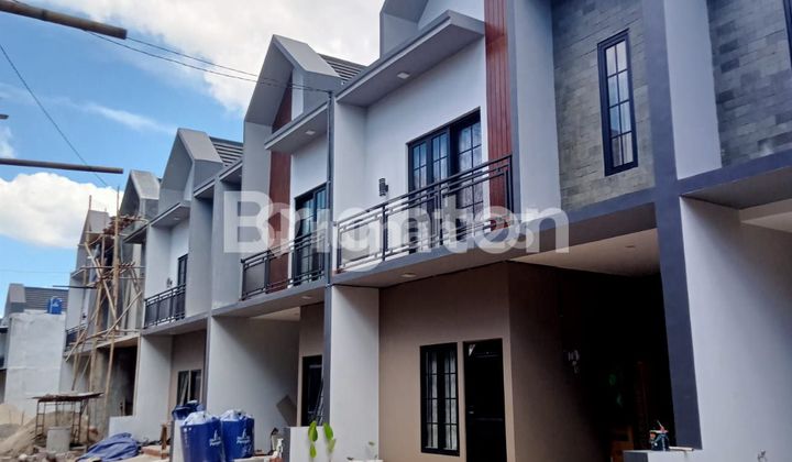 HUNIAN 2 LANTAI ROYAL