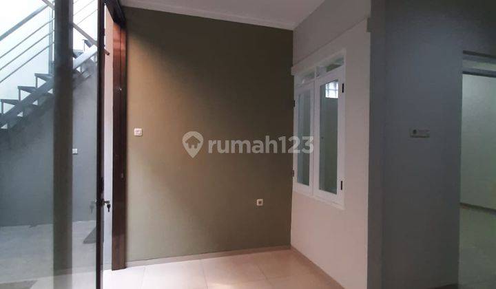 Dijual Rumah Minimalis Modern Bagus Taman Holis Indah  2