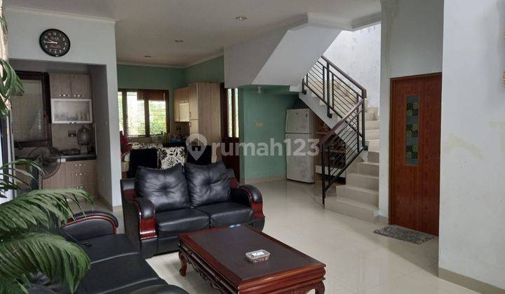 Rumah Bagus 2 Lantai Semi Furnished Di Kencana Loka Bsd City 2