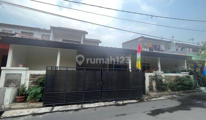 Rumah 2 Lantai SHM Harga Nego Dekat Sekolah Dan Faskes di Depok J19360 1