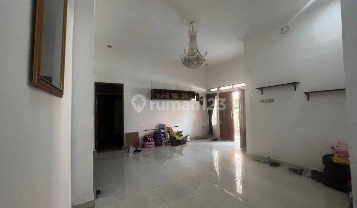 Rumah 2 Lantai SHM Harga Nego Dekat Sekolah Dan Faskes di Depok J19360 2