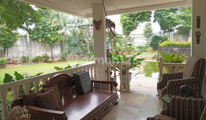 Rumah Klasik Luas & Terawat di Sektor 1 Bintaro Jaya. Posisi Huk, dg fasilitas K Renang & Lap Tenis dan Hadap Taman. 2