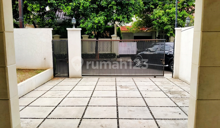 Rumah Bagus Di Jl Karyawan Kebayoran Lama Jakarta Selatan 2