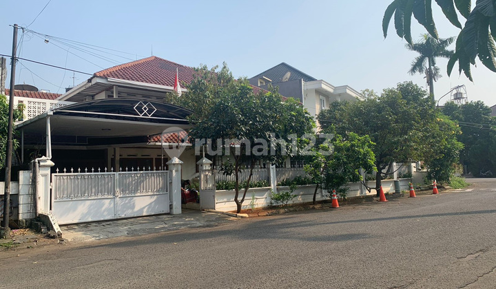 Rumah Mewah Siap Huni dan Lokasi Strategis @Lebak Bulus
