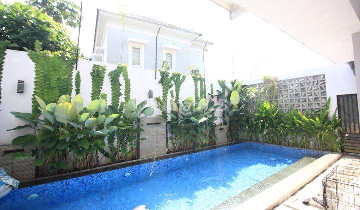 Rumah di Savia furnished ada Kolam Renang dekat exit tol BSD Jor 2