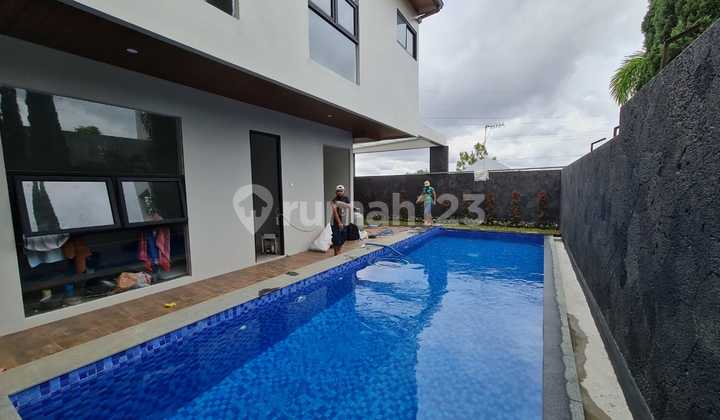 Super Lux House in Setiabudi Regency