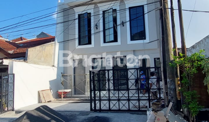 A beautiful, bright, and lovely house in Baratajaya, Surabaya.