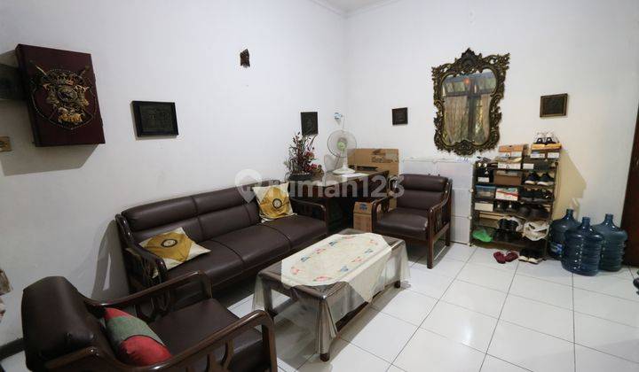 Dijual Rumah dengan 7+1 Kamar Tidur  di Kelapa Gading Timur  1