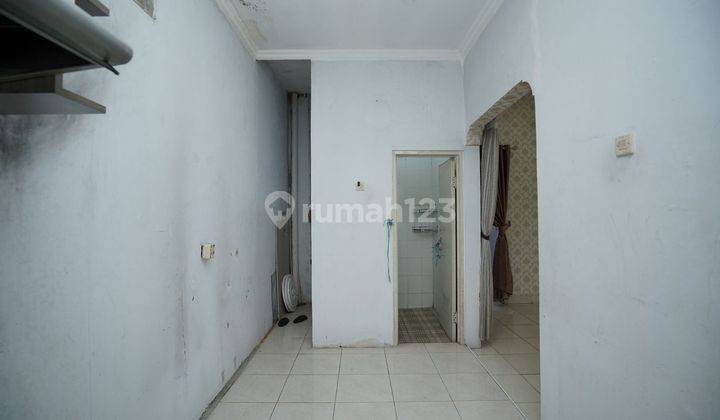 Rumah Dengan Carport & Halaman Luas 12 Menit Gerbang Tol Bekasi Timur 1 J21489 2