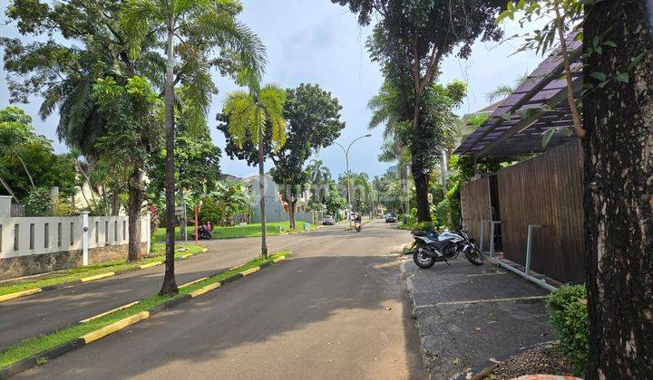 Rumah di Puspita Loka Bsd Dengan Kolam Renang Dan Lapangan Basket 2