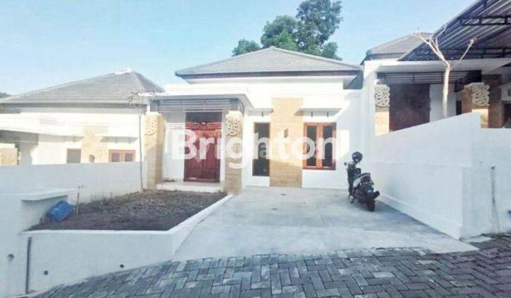 PERUM GRAND JASMINE - YOGYAKARTA RUMAH BARU SIAP HUNI ADA HALAMAN BELAKANG DAN CARPORT LUAS 1