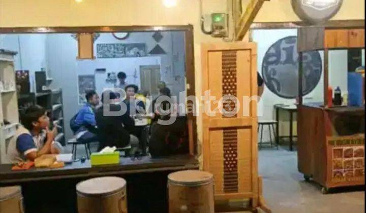 Rumah Dengan Warung di Depan Dalam Kos2an di Serpong Utara 1