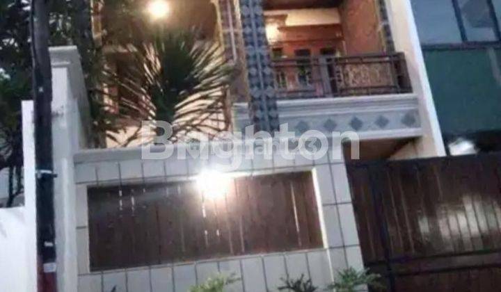 Rumah Townhouse Eksklusif di Pasar Minggu 1