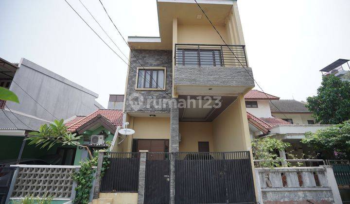 Rumah 2 Lantai SHM Bebas Banjir Dekat Living Plaza Kota Harapan Indah J19298 1