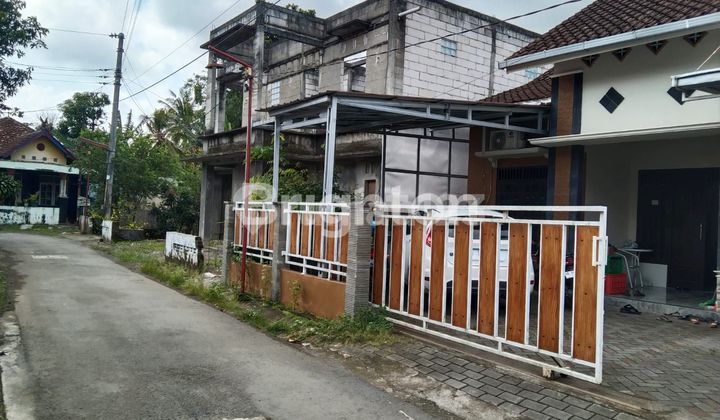 HOUSE IN REWULU, NEAR MERCU BUANA UNIVERSITY 2