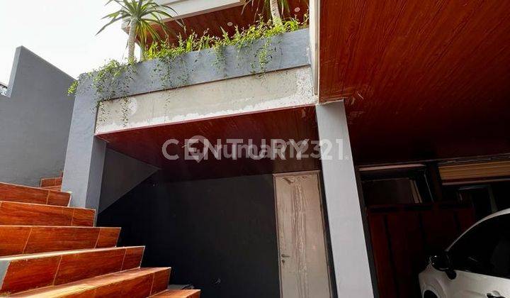 Rumah Bagus 3 Lantai Dalam Perumahan Elit Di Cinere 2