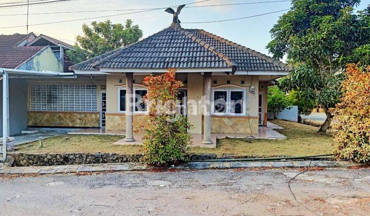 Hunian Villa dihook di perumahan Regency 2