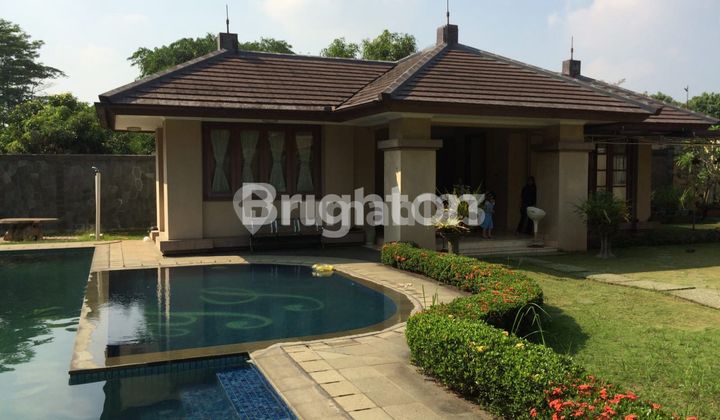 RUMAH 2 LANTAI LUAS SERASA VILLA ADA KOLAM RENANG 2