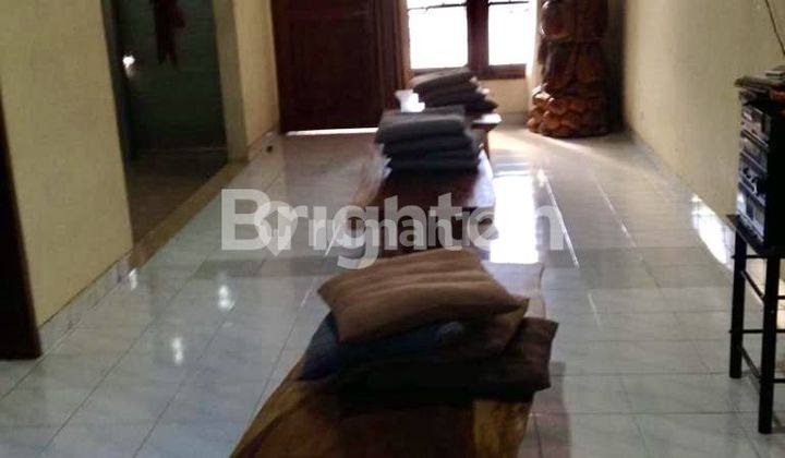 Homes or business premises or offices are busy locations in Renon 2