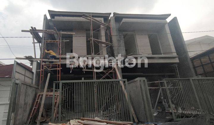 RUMAH GRESS 2 LT DI MANYAR KERTOADI SURABAYA 2