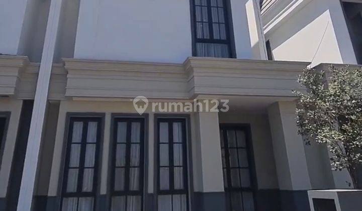 WHITE HOUSE RUMAH KAWASAN PREMIUM SURABAYA BARAT 1